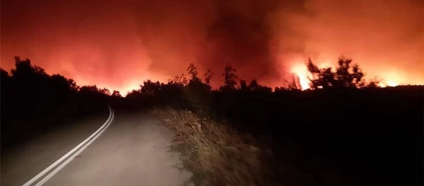 Μαίνεται η φωτιά στην Αλεξανδρούπολη - Σε 5χλμ το πύρινο μέτωπο (βίντεο)